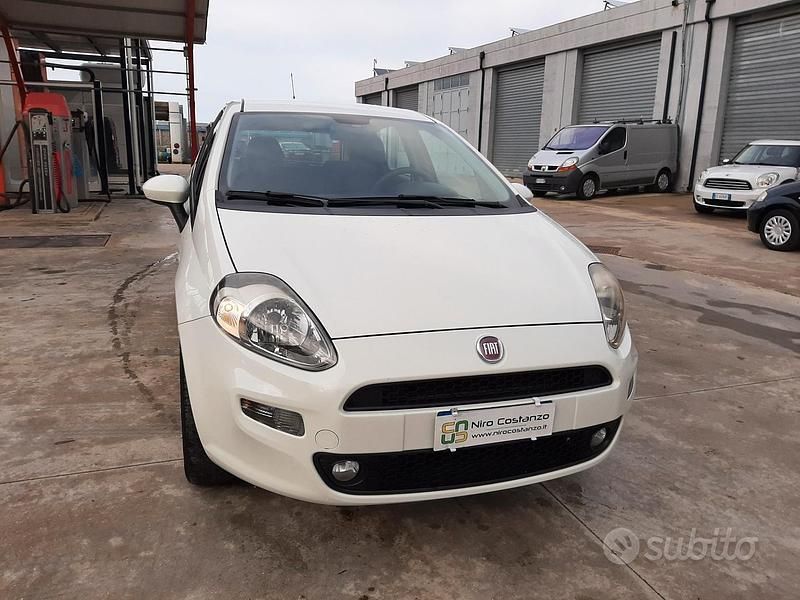 Usata Fiat Punto 77 CV (56 kW) 2014 Bianco Utilitaria