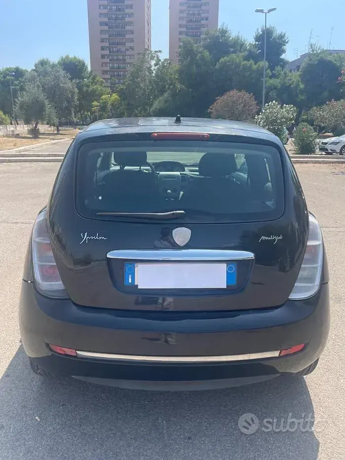 Usata Lancia Ypsilon 90 CV (66 kW) 2007 Nero Utilitaria