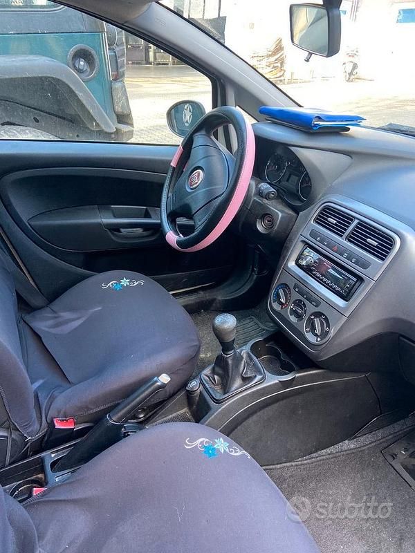 Usata Fiat Grande Punto 75 CV (55 kW) 2009 Bianco Utilitaria