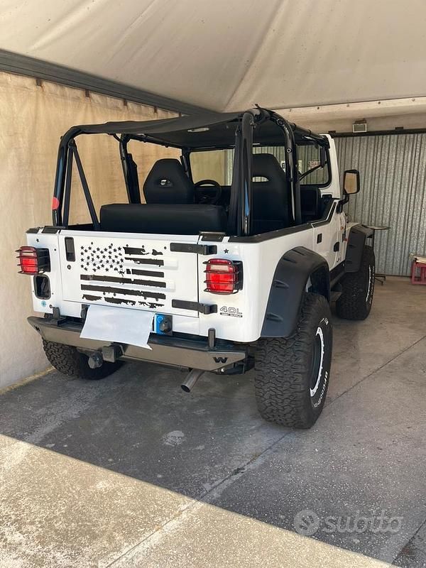 Usata Jeep Wrangler 1991 Bianco SUV