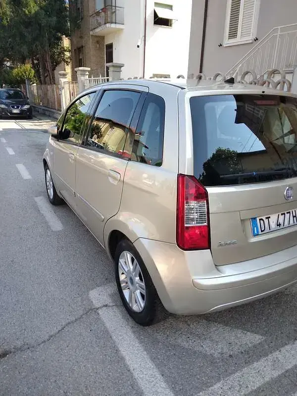 Usata Fiat Idea Star 77 CV (56 kW) 2008 Grigio Monovolume