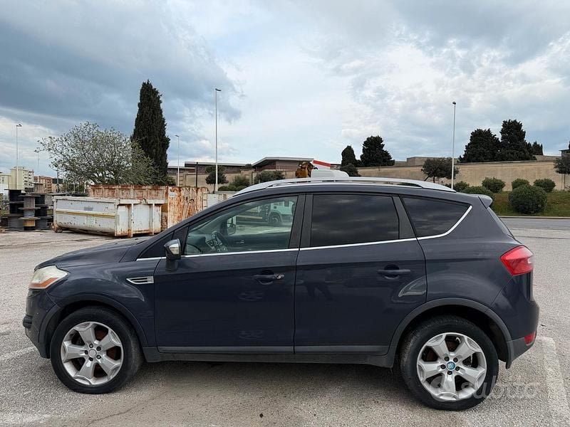 Usata Ford Kuga Individual 163 CV (119 kW) 2012 Grigio SUV
