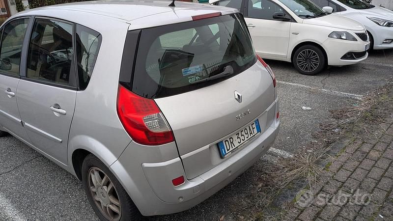 Usata Renault Scénic II Dynamique 131 CV (96 kW) 2008 Monovolume