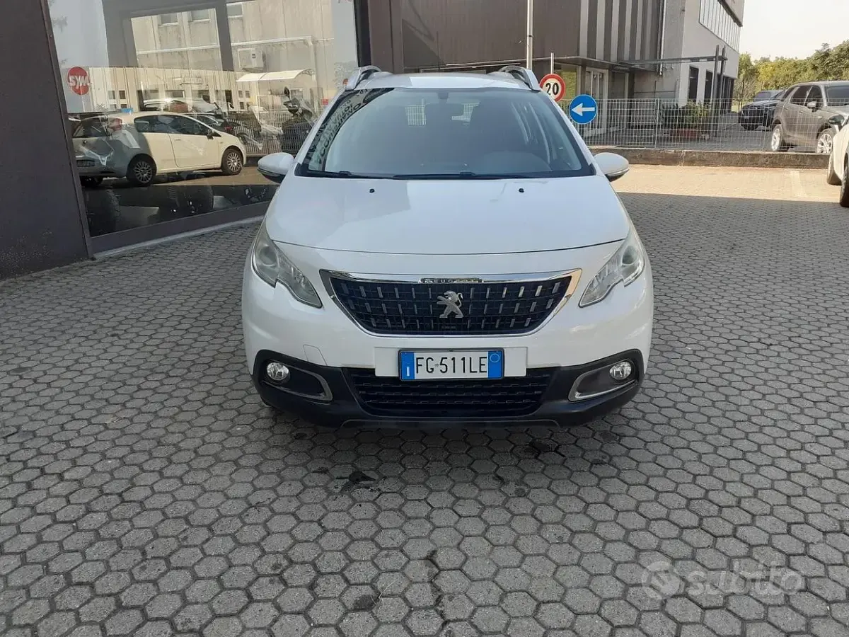 Usata Peugeot 2008 Active 82 CV (60 kW) 2016 Bianco SUV