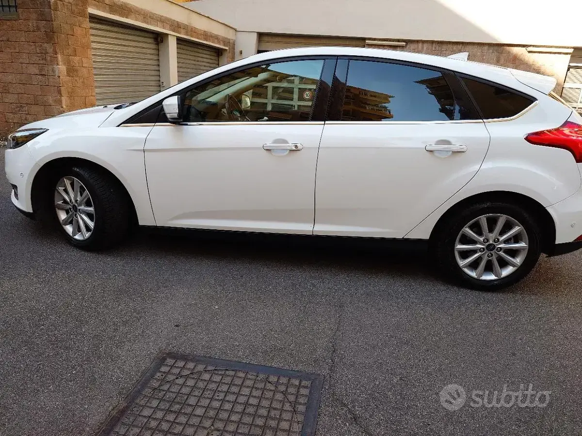 Usata Ford Focus Titanium 125 CV (91 kW) 2018 Bianco Berlina