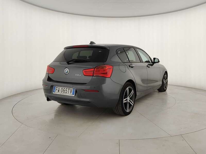 Usata BMW 118 Sport Line 150 CV (110 kW) 2017 Grigio Utilitaria