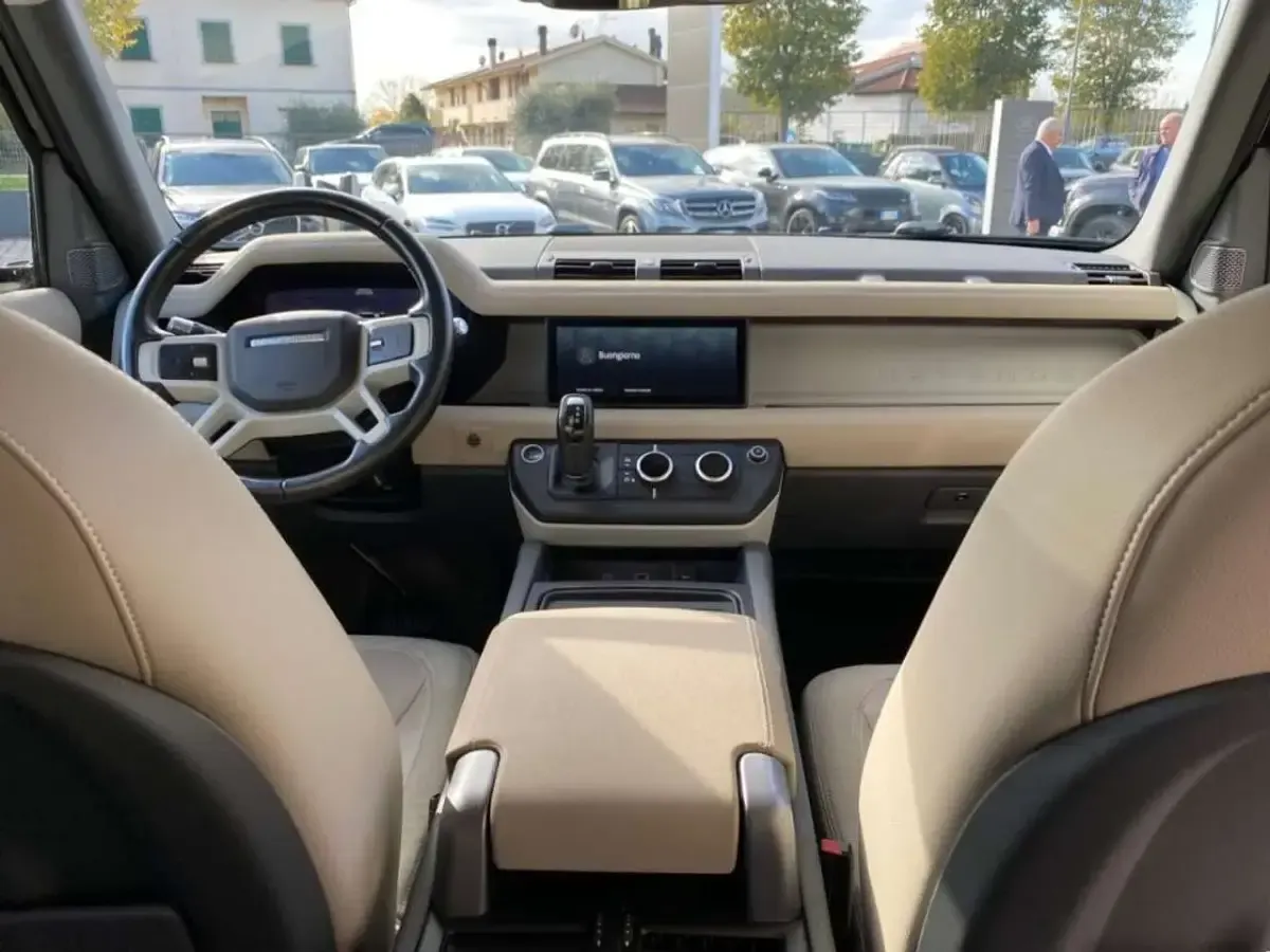 Usata Land Rover Defender S 200 CV (147 kW) 2020 Nero SUV