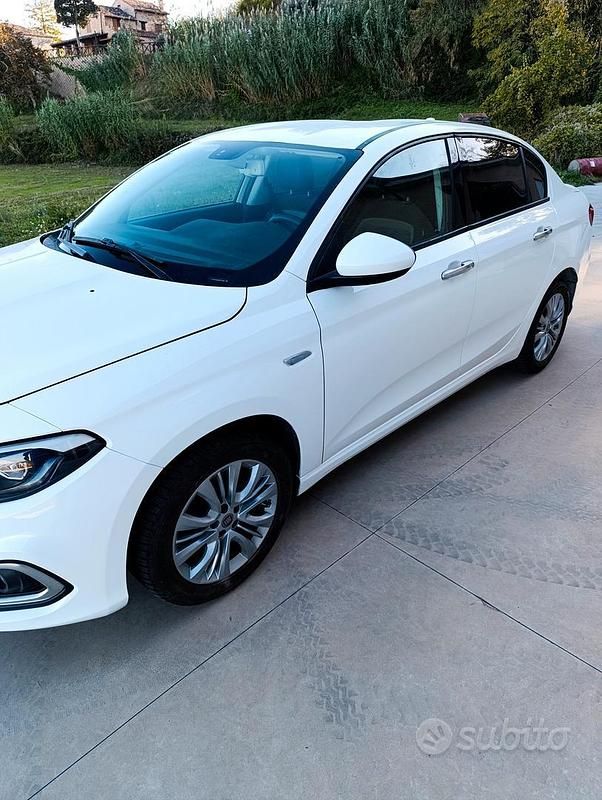Usata Fiat Tipo Easy 120 CV (88 kW) 2017 Bianco Berlina