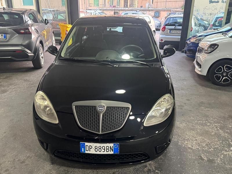 Usata Lancia Ypsilon 75 CV (55 kW) 2008 Nero Utilitaria
