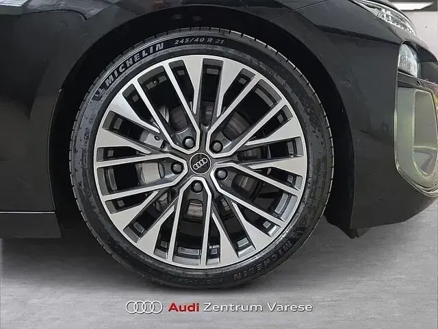 Nuova Audi A6 e-tron S-Line 339 kW (462 CV) 2025 Nero mythos Berlina