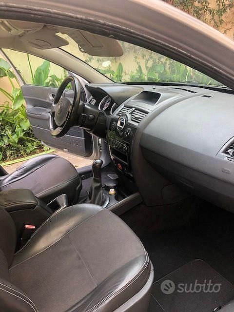 Usata Renault Mégane II 101 CV (74 kW) 2005 Grigio Berlina
