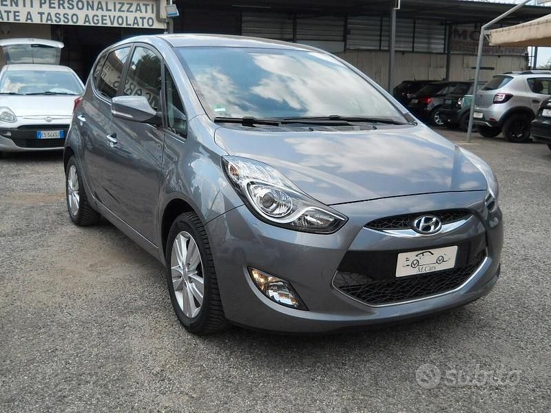 Usata Hyundai ix20 Xpossible 115 CV (84 kW) 2016 Grigio Utilitaria