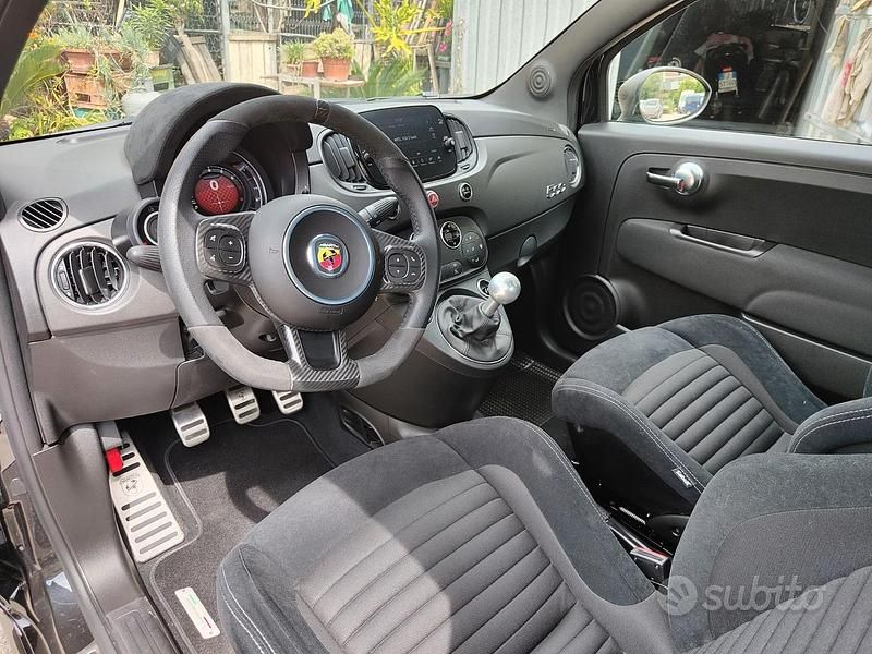 Usata Abarth 695 180 CV (132 kW) 2024 Nero Utilitaria