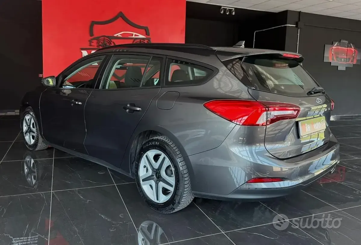 Usata Ford Focus ST-Line 120 CV (88 kW) 2022 Grigio Station wagon