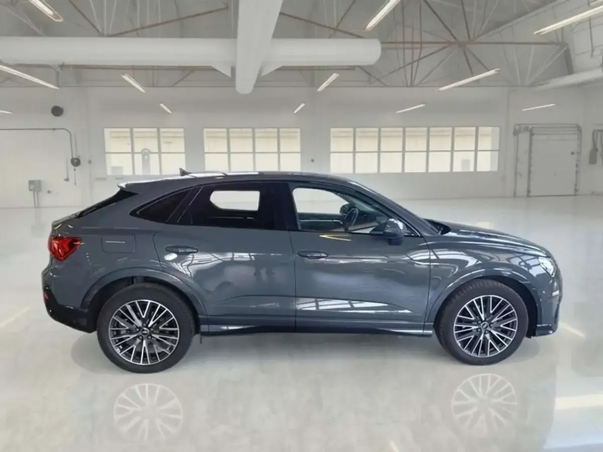 Usata Audi Q3 Sportback Business Plus 150 CV (110 kW) 2022 Grigio SUV