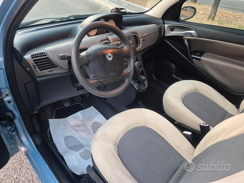 Usata Lancia Ypsilon 69 CV (50 kW) 2006 Blu Utilitaria