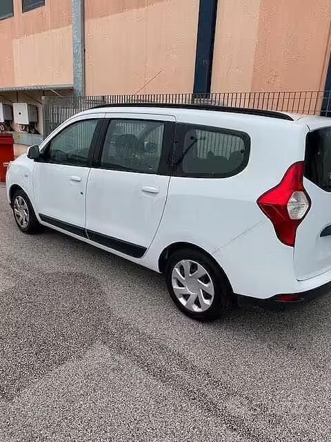 Usata Dacia Lodgy Lauréate 90 CV (66 kW) 2016 Bianco Monovolume