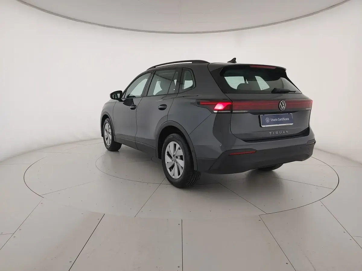 Usata VW Tiguan Life 150 CV (110 kW) 2025 Dolphin grey metallizzato SUV
