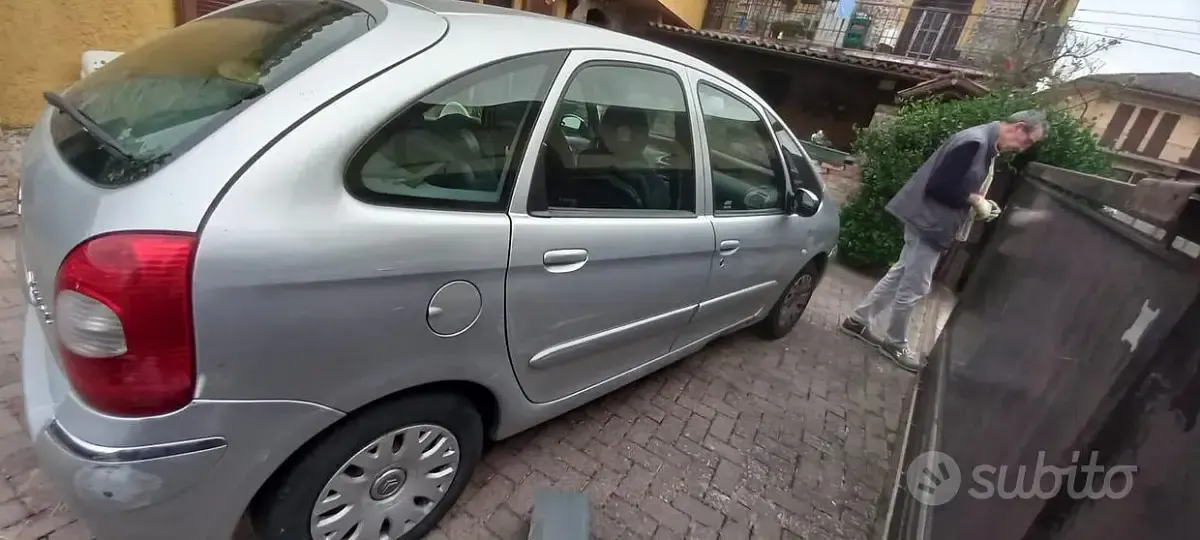 Usata Citroën Xsara Picasso 95 CV (69 kW) 2005 Grigio Monovolume
