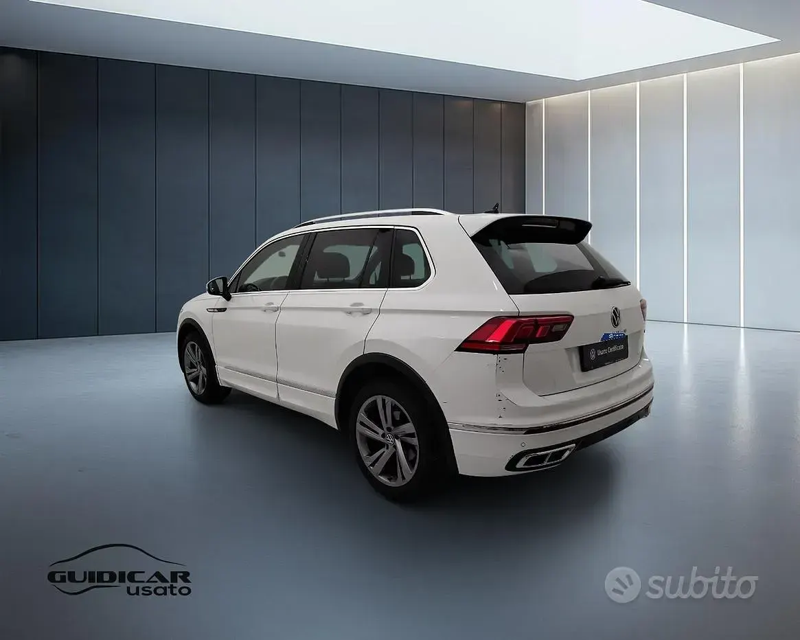 Usata VW Tiguan R-line 150 CV (110 kW) 2023 Bianco SUV