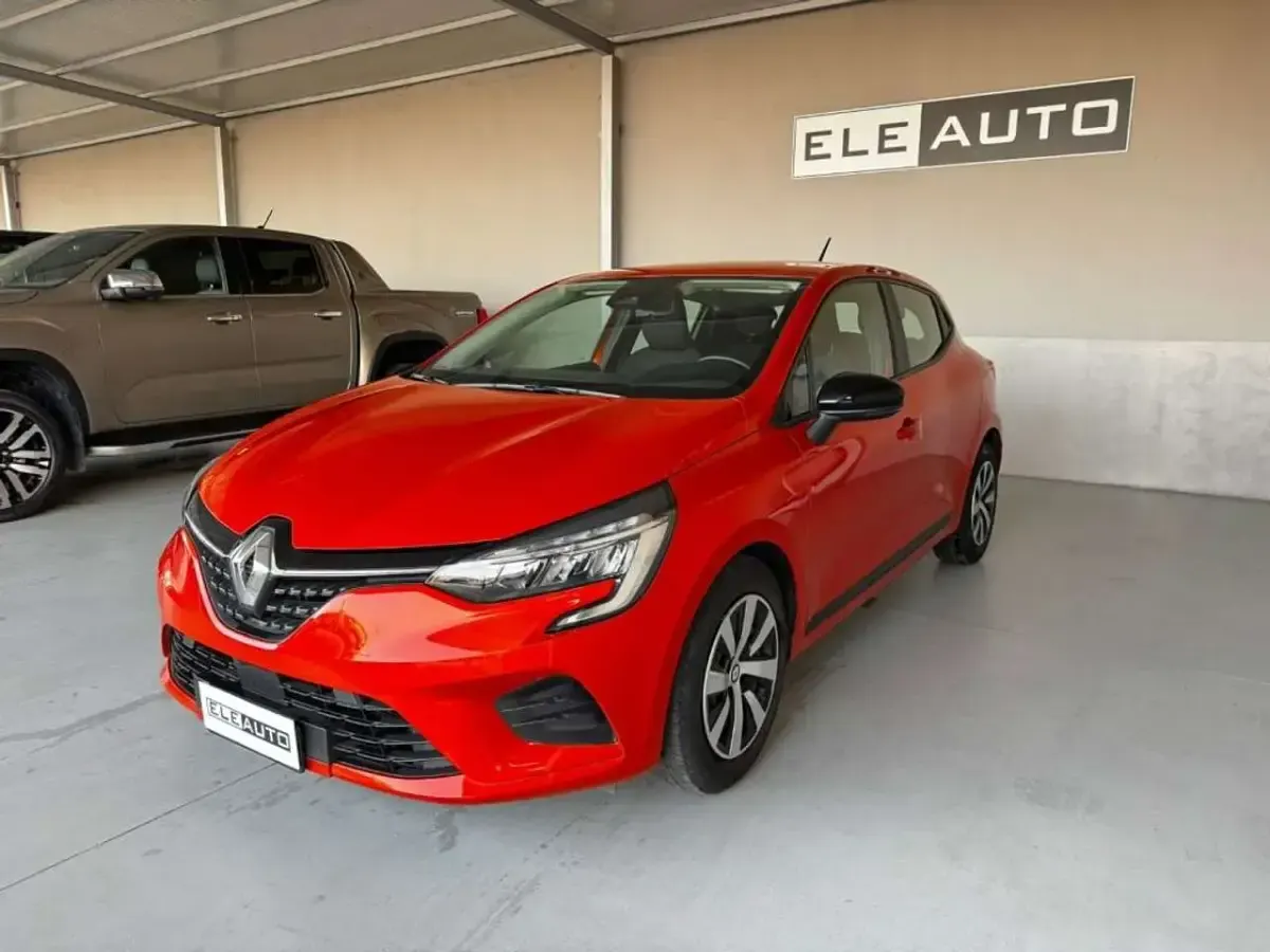 Usata Renault Clio V Equilibre 65 CV (47 kW) 2024 Arancione Berlina