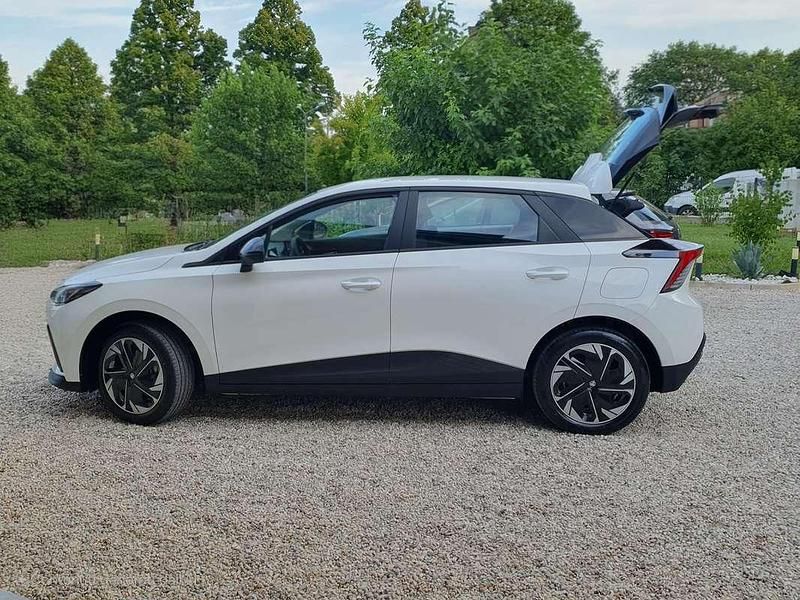 Usata MG MG4 EV 53 kW (73 CV) 2024 Bianco Utilitaria