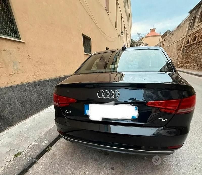 Usata Audi A4 Business 190 CV (139 kW) 2017 Blu Berlina
