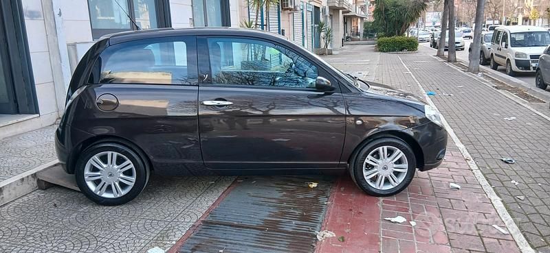 Usata Lancia Ypsilon 59 CV (43 kW) 2009 Marrone Utilitaria