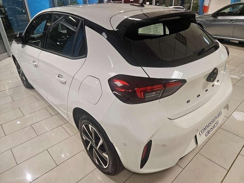 Usata Opel Corsa 101 CV (74 kW) 2025 Arktis white Berlina