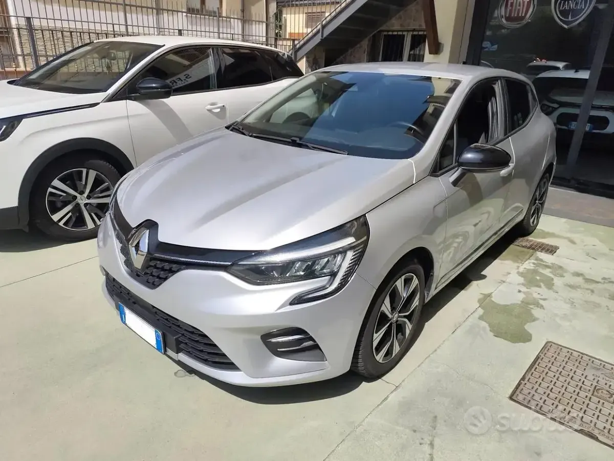 Usata Renault Clio V Evolution 101 CV (74 kW) 2023 Grigio Berlina