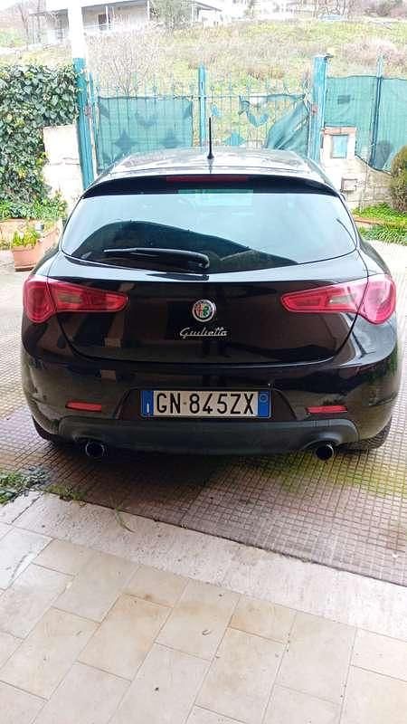 Usata Alfa Romeo Giulietta Distinctive 140 CV (102 kW) 2012 Nero Utilitaria