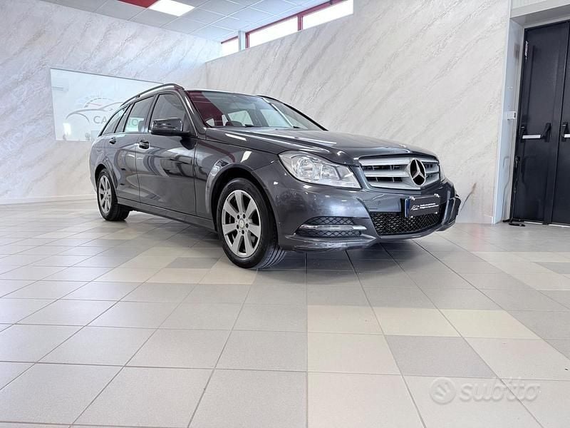Usata Mercedes C180 120 CV (88 kW) 2014 Grigio Station wagon