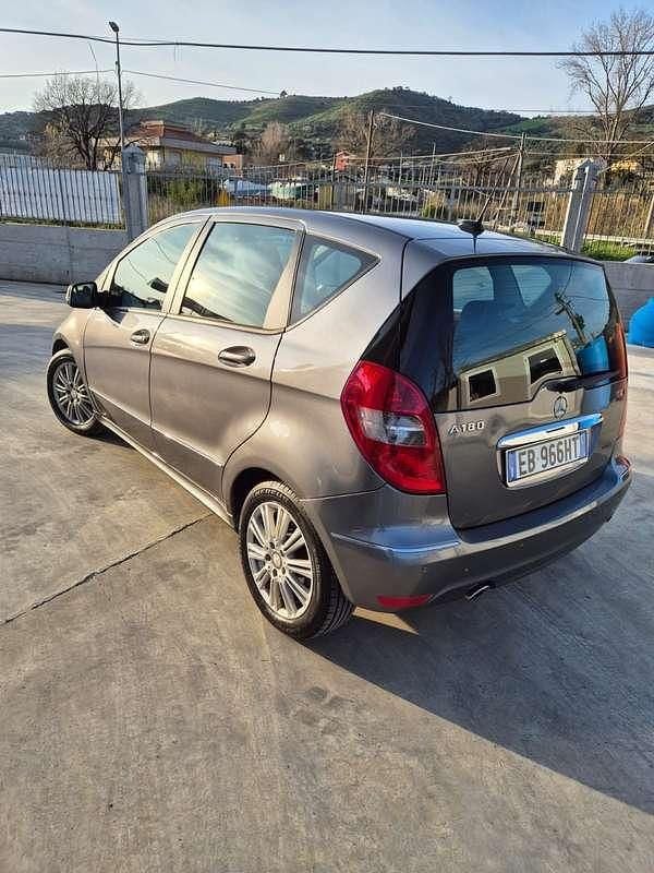 Usata Mercedes A180 Elegance 109 CV (80 kW) 2010 Monovolume