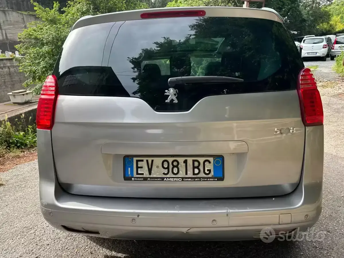 Usata Peugeot 5008 Allure 150 CV (110 kW) 2014 Grigio Monovolume