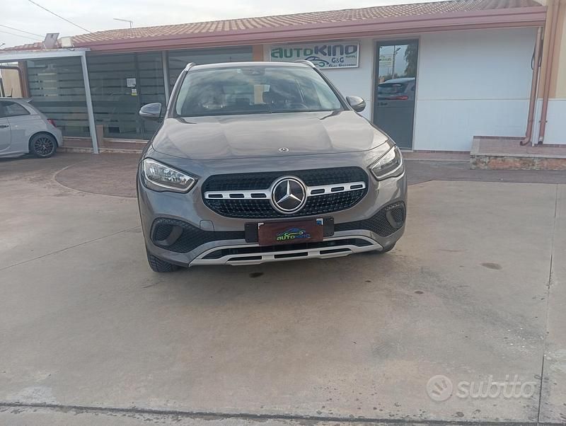 Usata Mercedes GLA180 Business 116 CV (85 kW) 2022 Grigio SUV