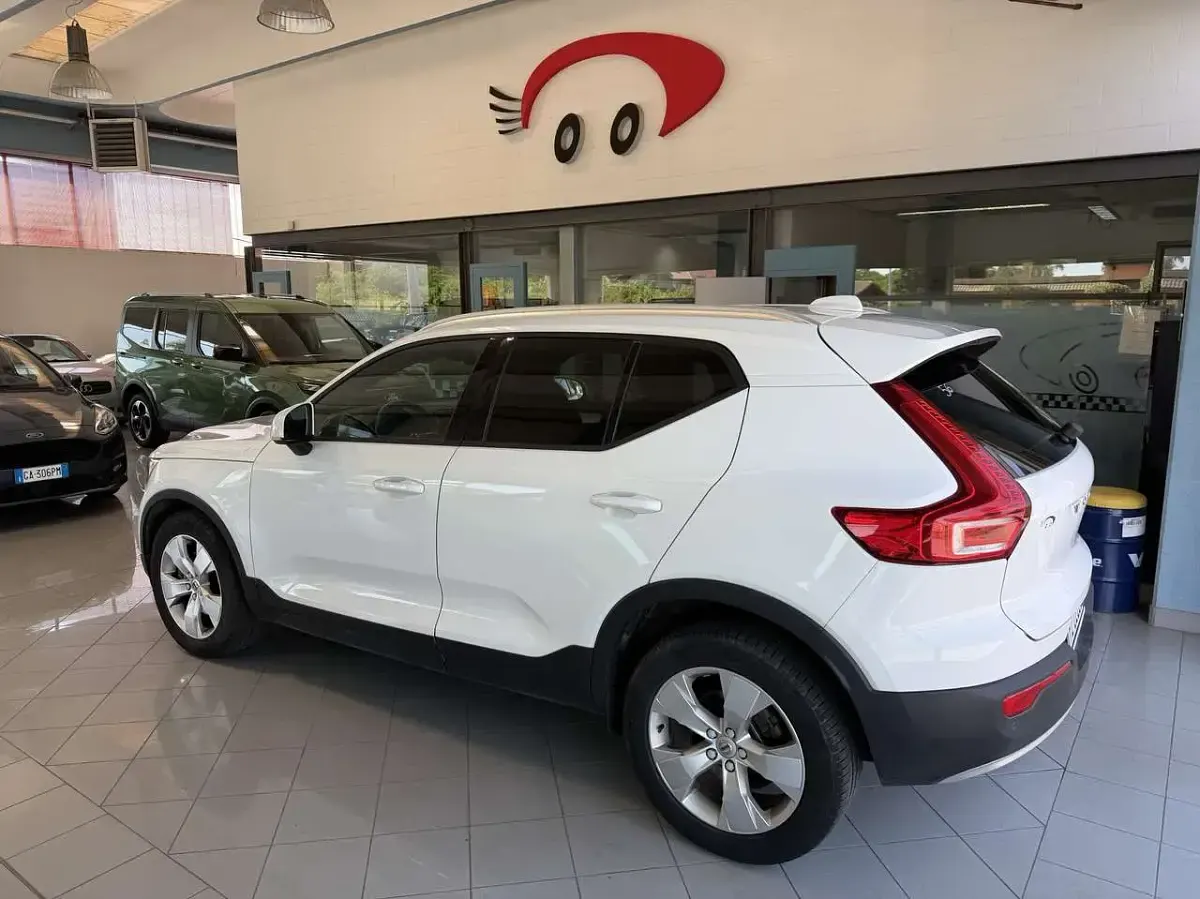 Usata Volvo XC40 Momentum 150 CV (110 kW) 2019 Bianco SUV