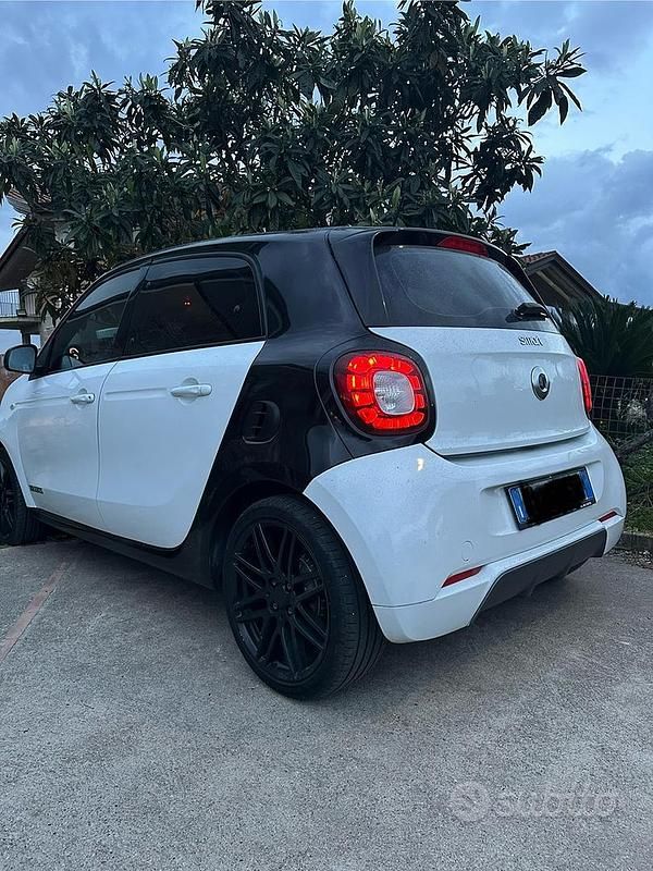 Usata Smart ForFour Brabus 90 CV (66 kW) 2018 Bianco Utilitaria