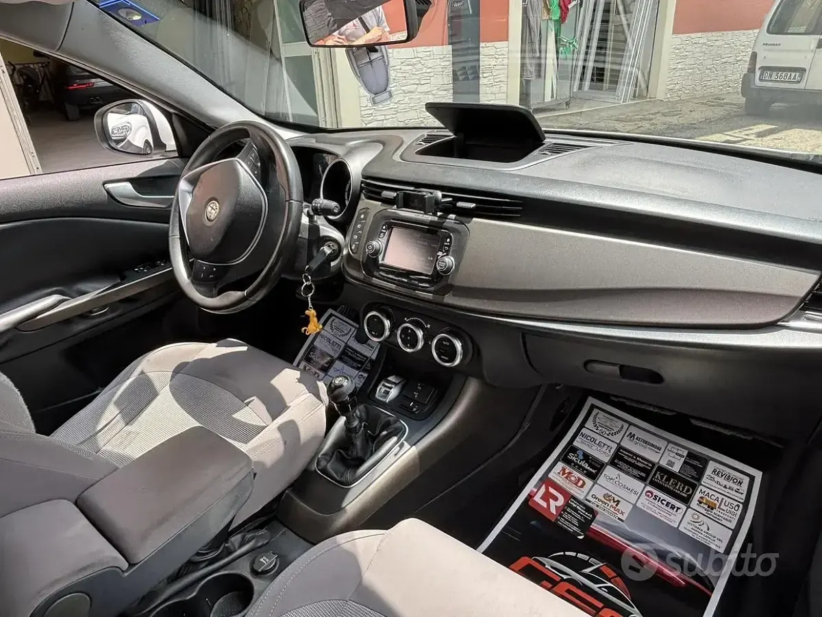 Usata Alfa Romeo Giulietta 105 CV (77 kW) 2014 Bianco Utilitaria