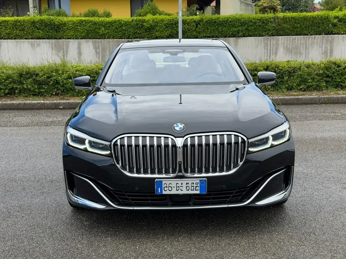 Usata BMW 730 286 CV (210 kW) 2021 Nero Berlina