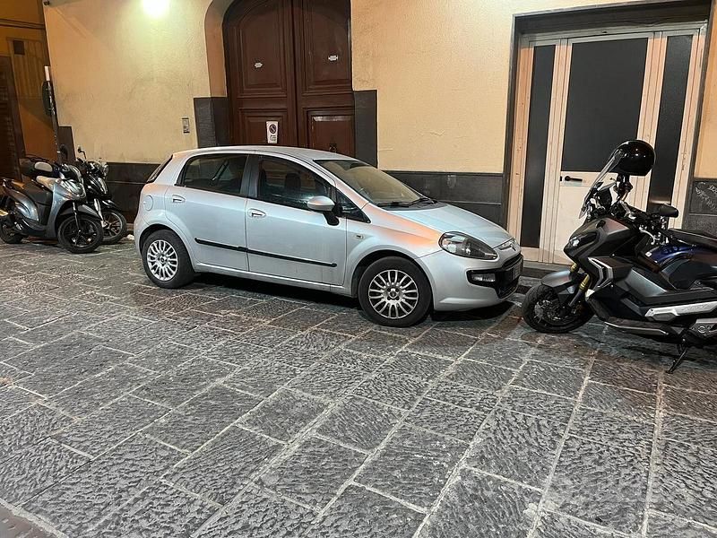 Usata Fiat Punto Evo 77 CV (56 kW) 2011 Grigio Utilitaria