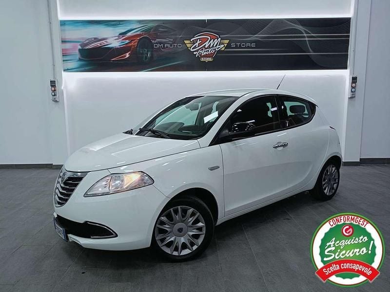 Usata Lancia Ypsilon Gold 69 CV (50 kW) 2013 Bianco Utilitaria