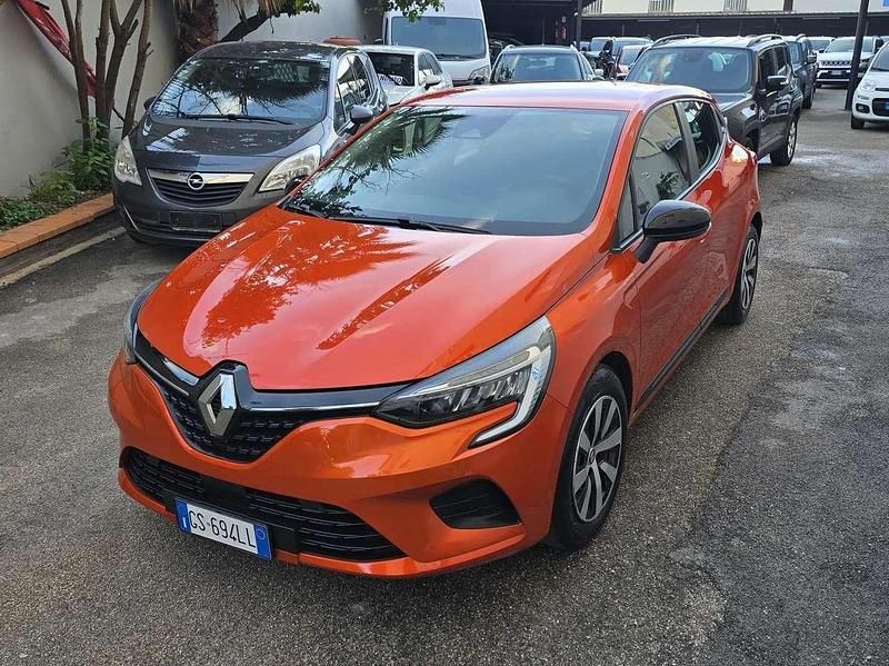 Arancione Usata 2023 Renault Clio V Equilibre Berlina | 12.500 € (Super prezzo) - Immagine 1/4