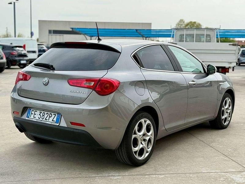 Usata Alfa Romeo Giulietta Super 120 CV (88 kW) 2016 Grigio Utilitaria