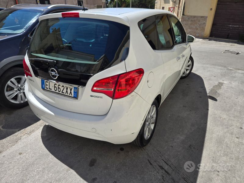 Usata Opel Meriva 95 CV (69 kW) 2012 Bianco Monovolume