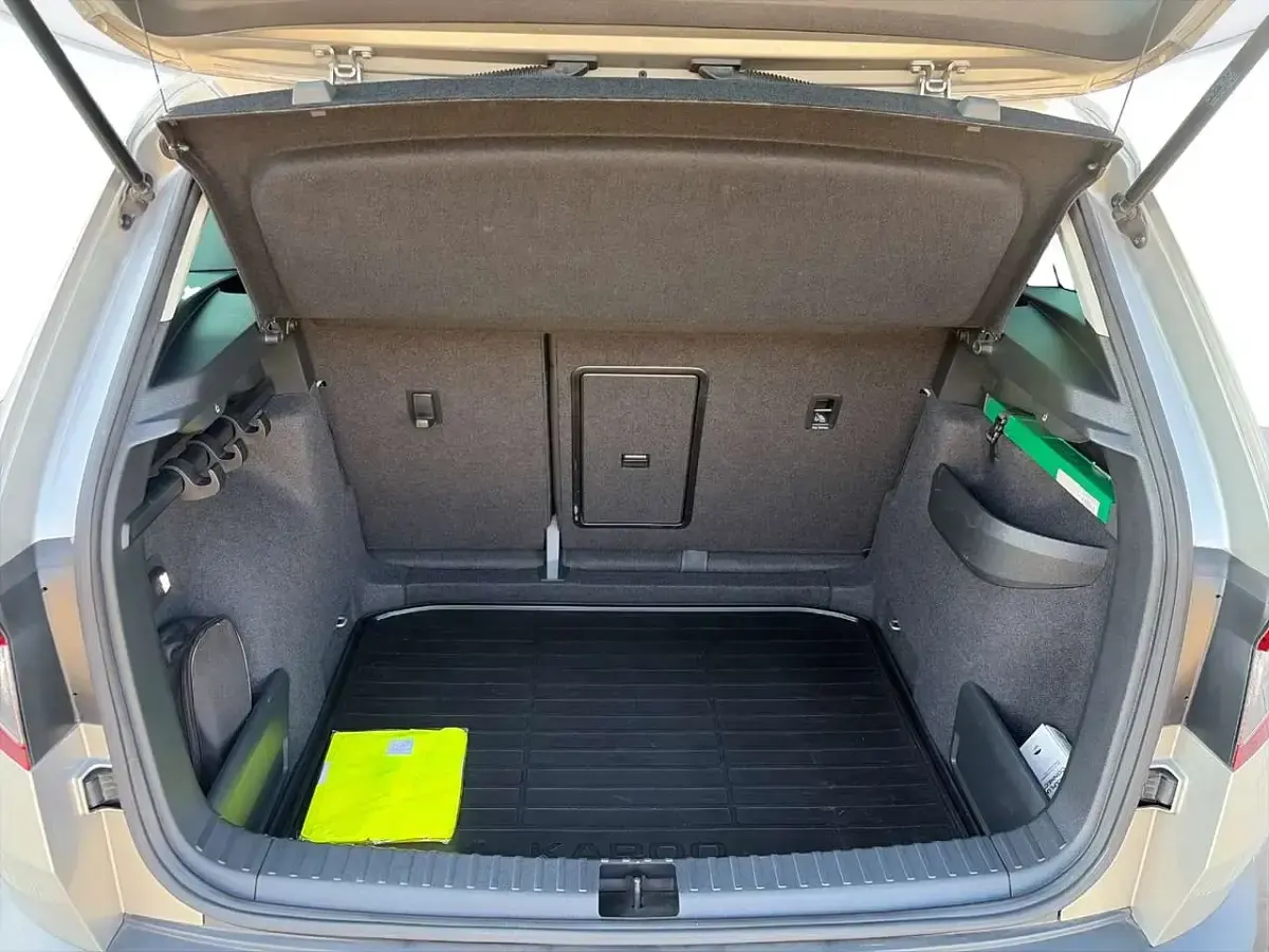 Usata Skoda Karoq Executive 116 CV (85 kW) 2019 Beige SUV