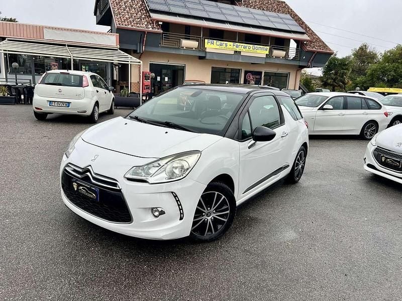 Bianco Usata 2013 Citroën DS3 So Chic Tre volumi | 6990 € (Buon prezzo) - Immagine 1/4
