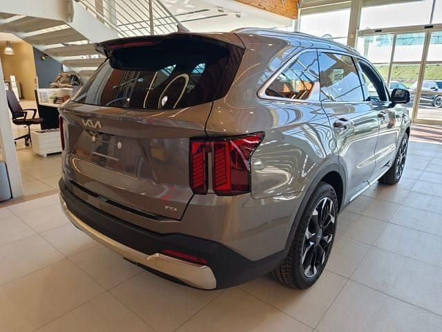 Nuova Kia Sorento 193 CV (141 kW) 2026 Grigio metallizzato SUV