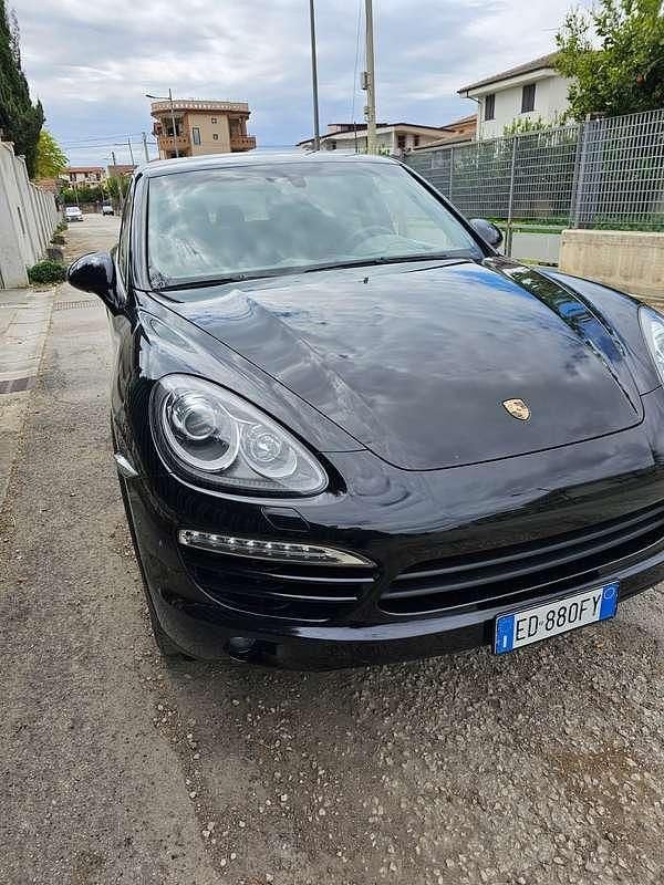 Usata Porsche Cayenne 239 CV (175 kW) 2010 Grigio SUV