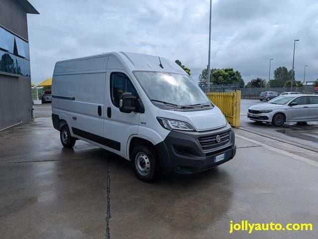 Usata Fiat Ducato 136 CV (100 kW) 2021 Bianco / pastello Furgone