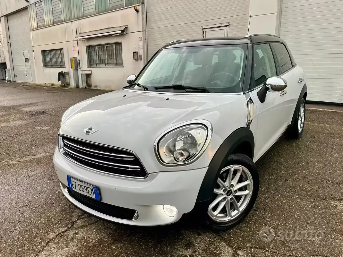 Usata Mini Countryman Business 111 CV (81 kW) 2015 Bianco SUV